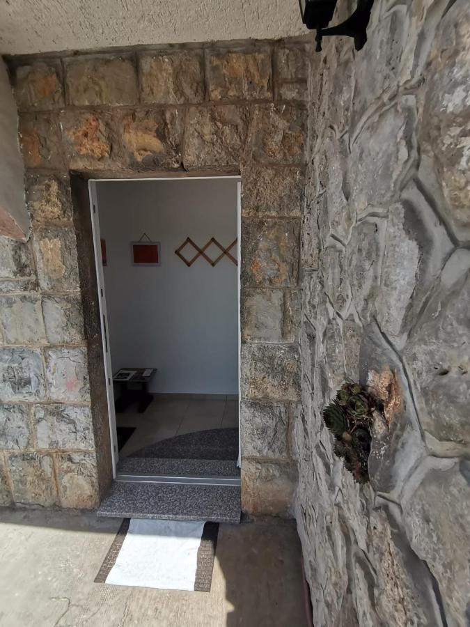 Trilj Apartman Jurika Екстер'єр фото