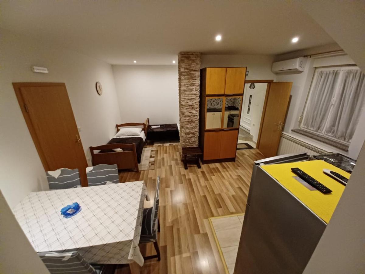 Trilj Apartman Jurika Екстер'єр фото