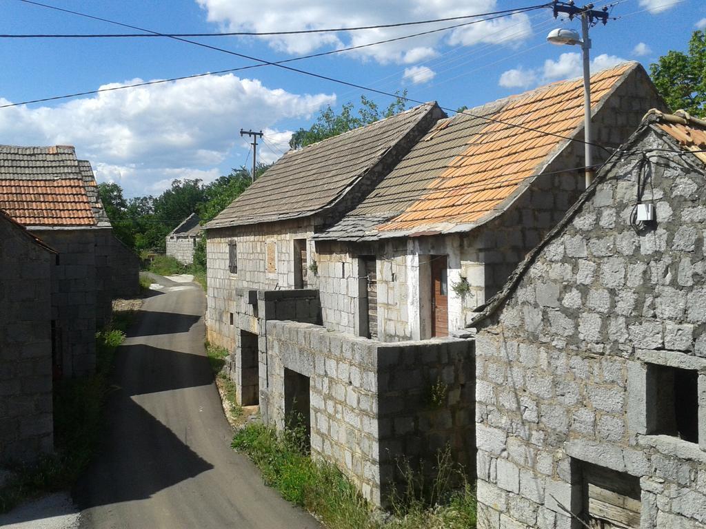 Trilj Apartman Jurika Екстер'єр фото