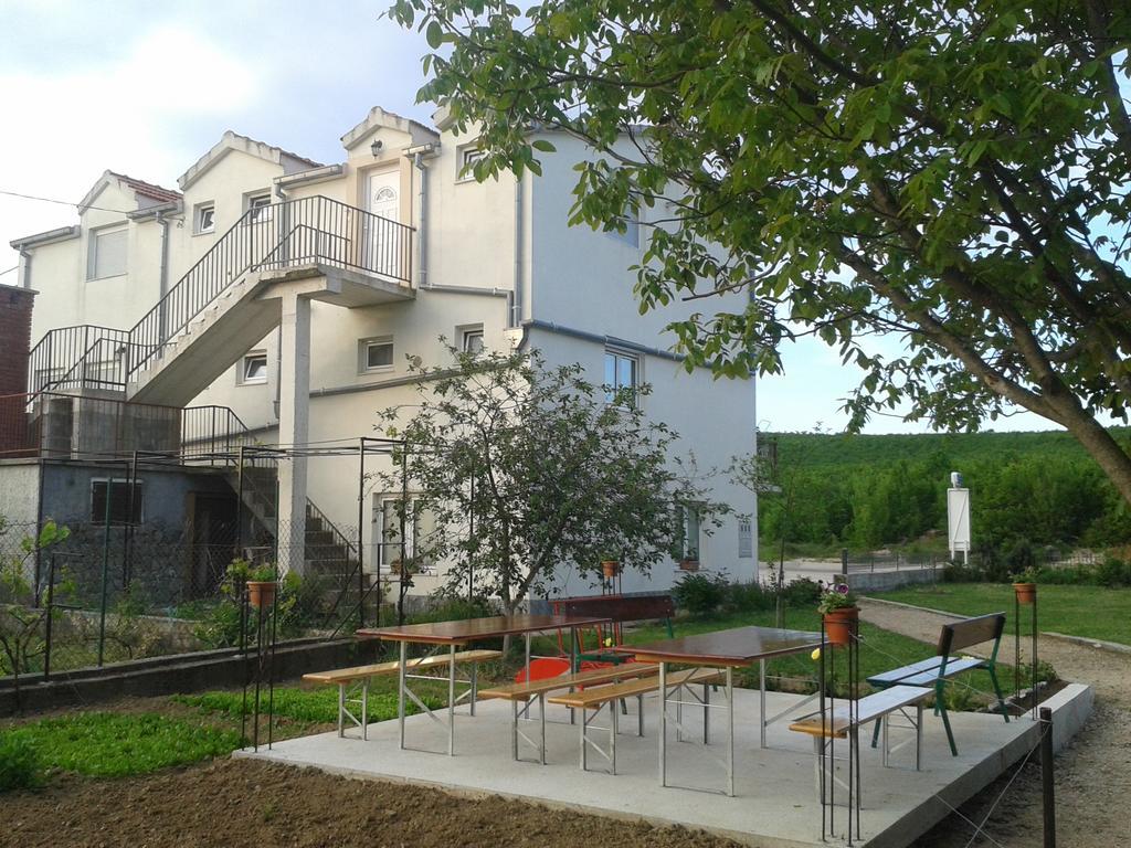 Trilj Apartman Jurika Екстер'єр фото