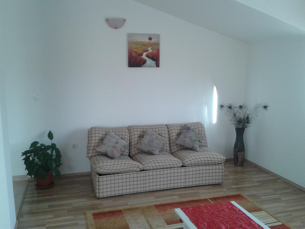 Trilj Apartman Jurika Екстер'єр фото